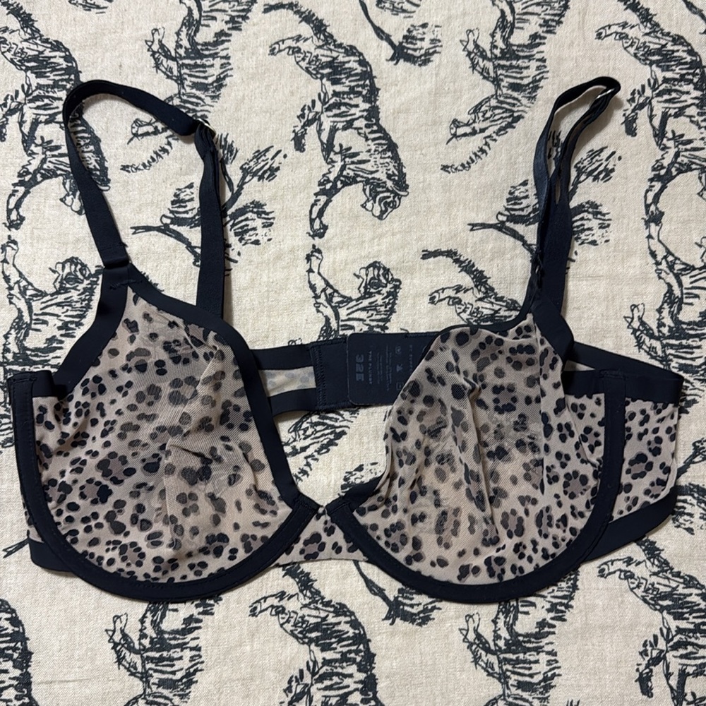 CUUP  The Plunge size 32E Animal Print